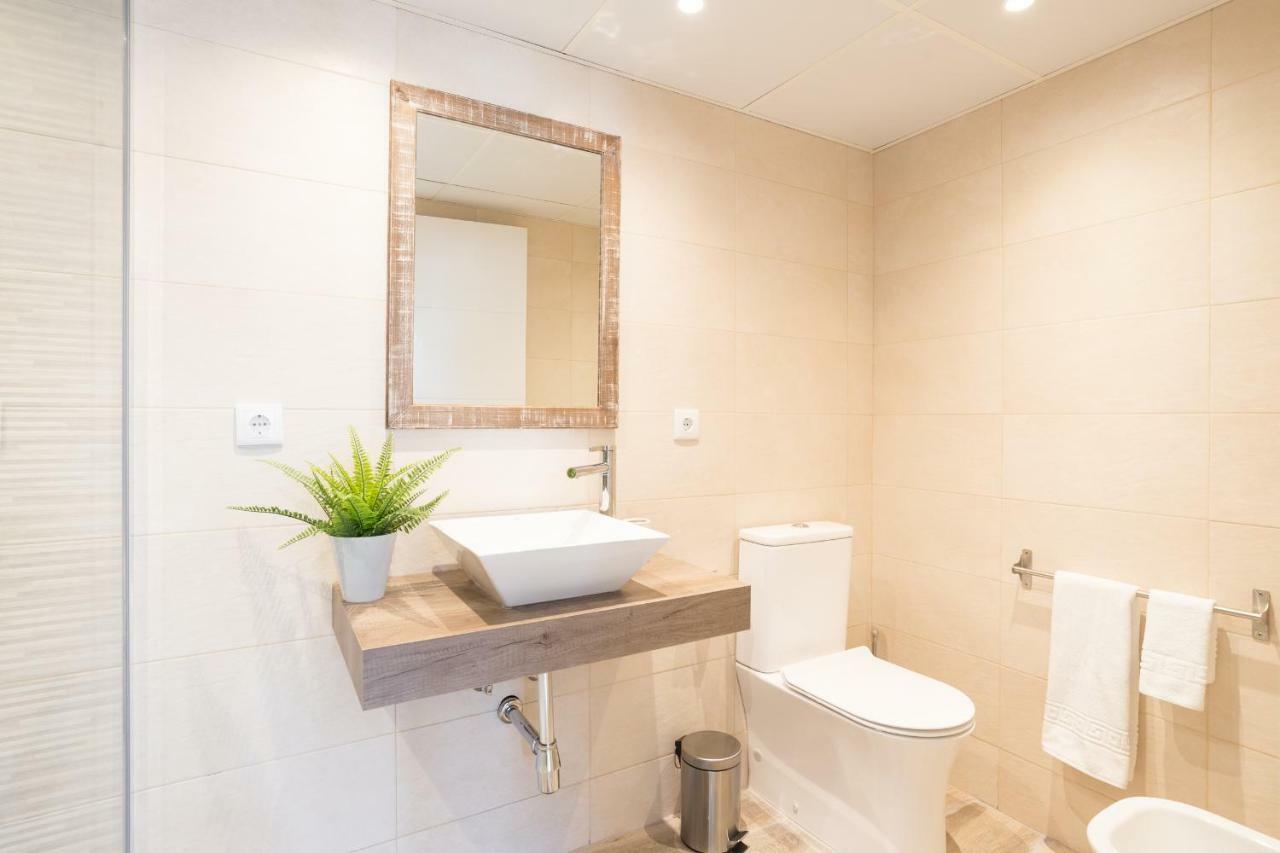 Stunning Spacious With Free Parking *