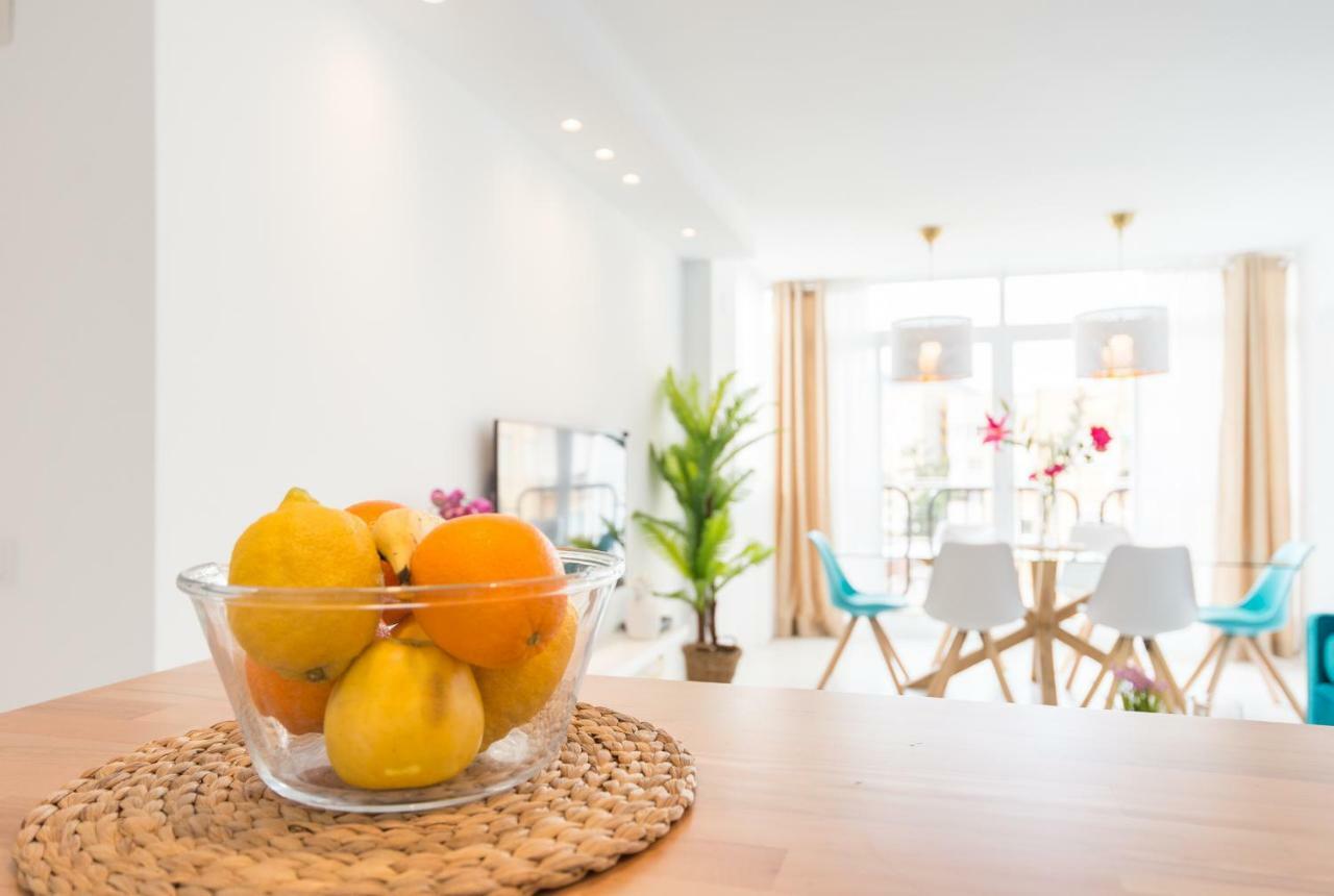 Stunning Spacious With Free Parking Apartment *