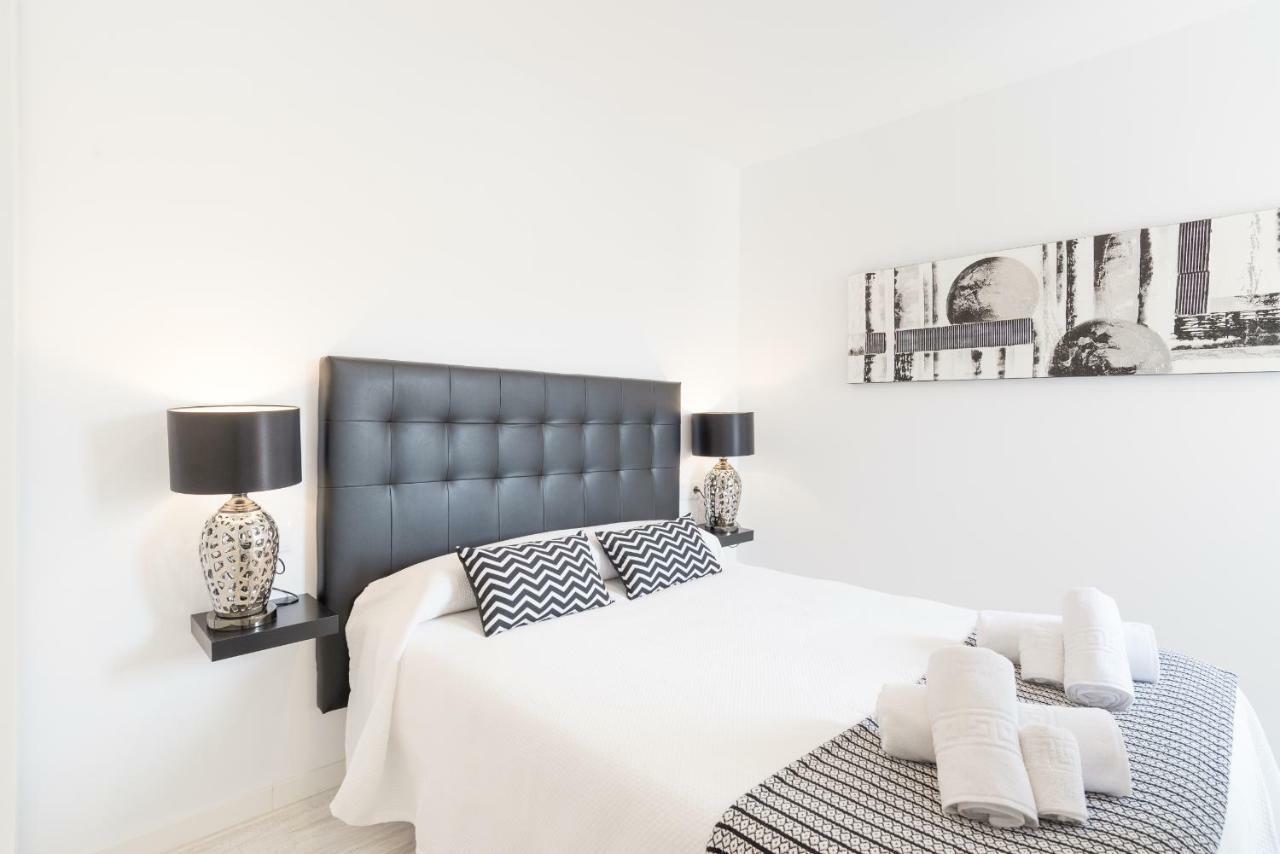 Stunning Spacious With Free Parking Apartment