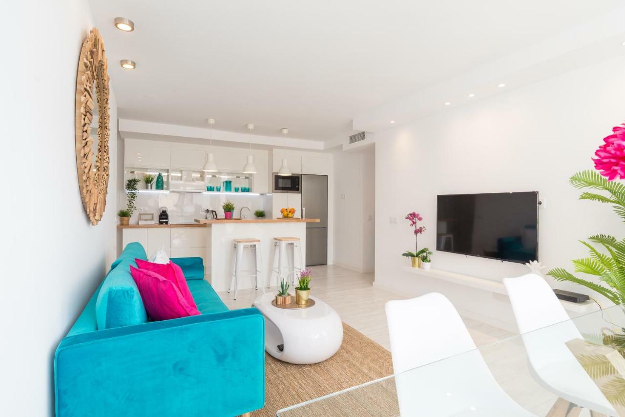 Stunning Spacious With Free Parking Apartment *