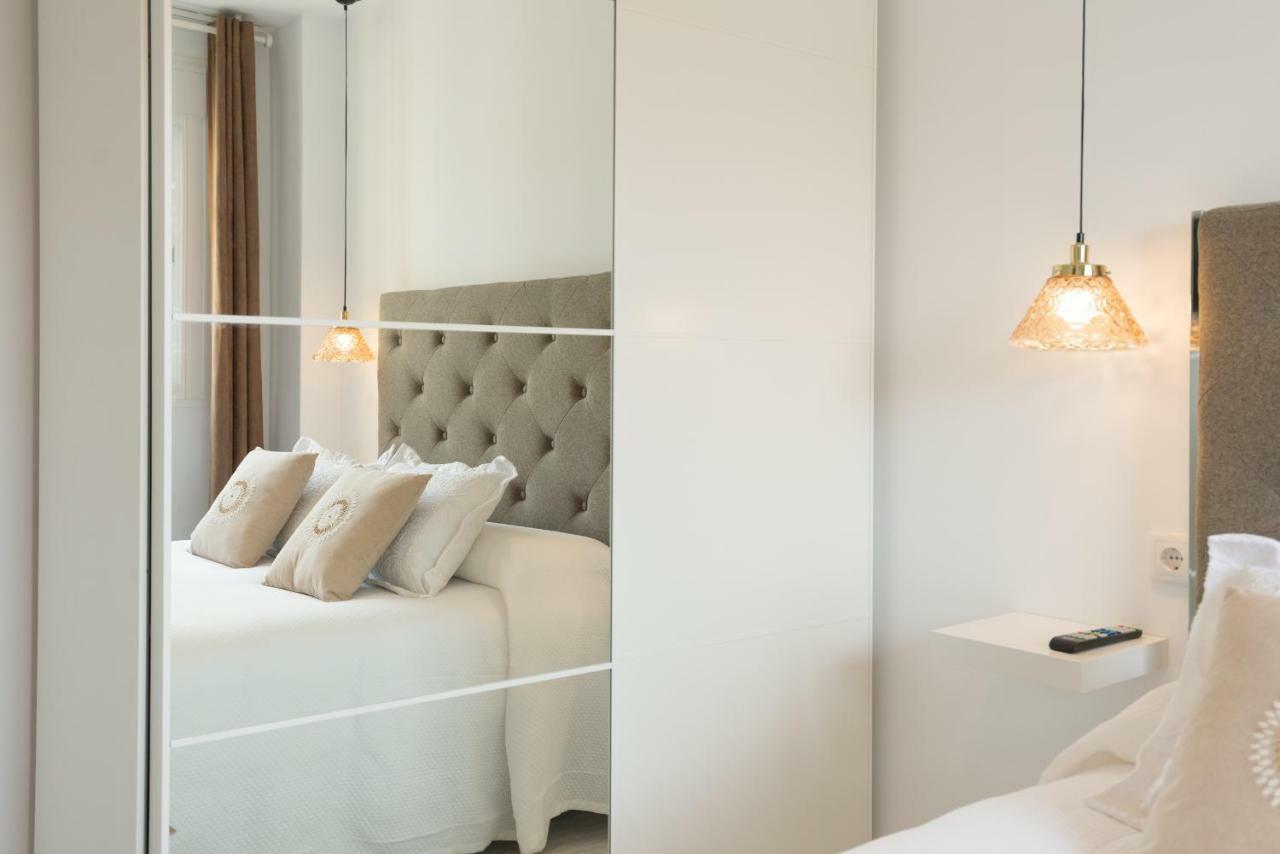 Stunning Spacious With Free Parking Apartment