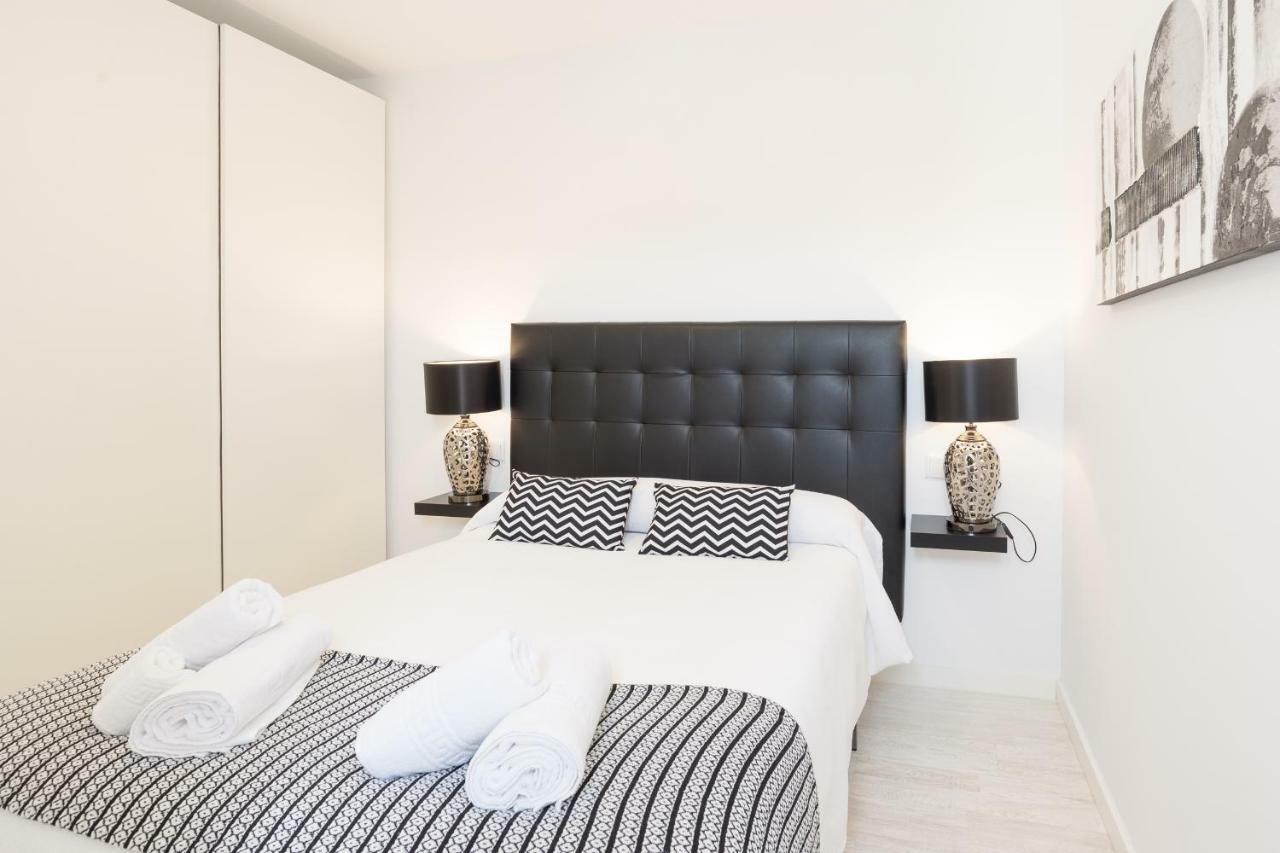 Stunning Spacious With Free Parking Apartment