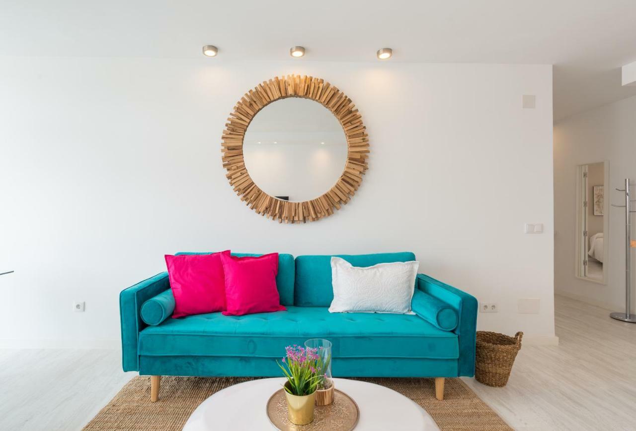 Stunning Spacious With Free Parking Apartment