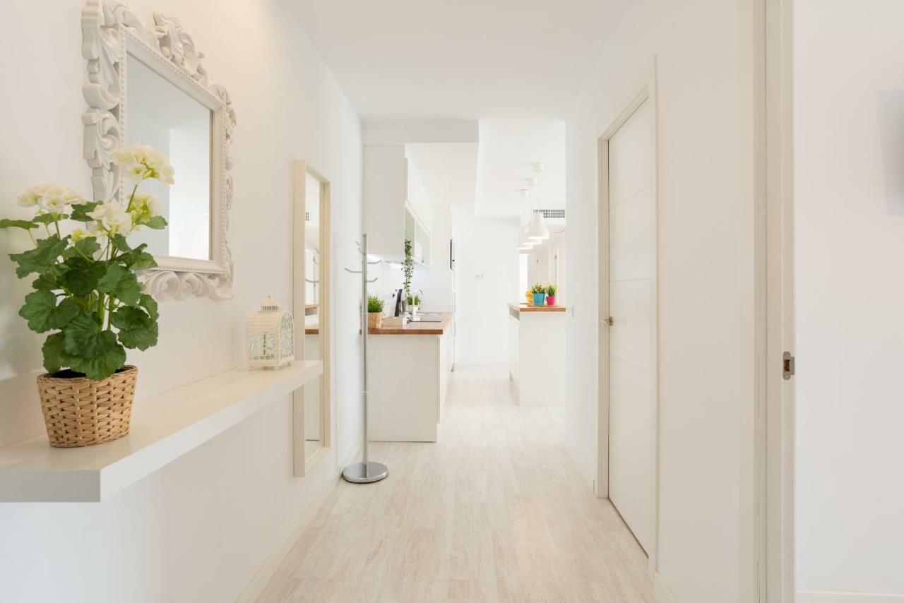 Stunning Spacious With Free Parking Apartment